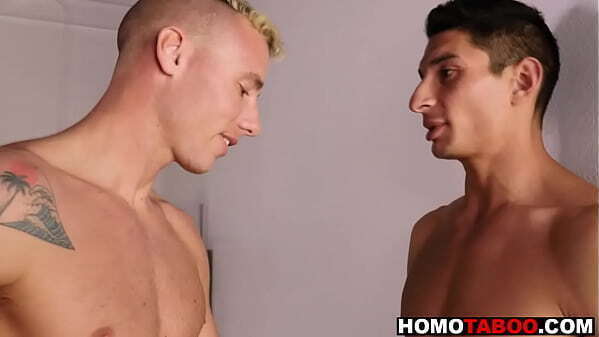 jock can'_t resist looking step brother'_s dick