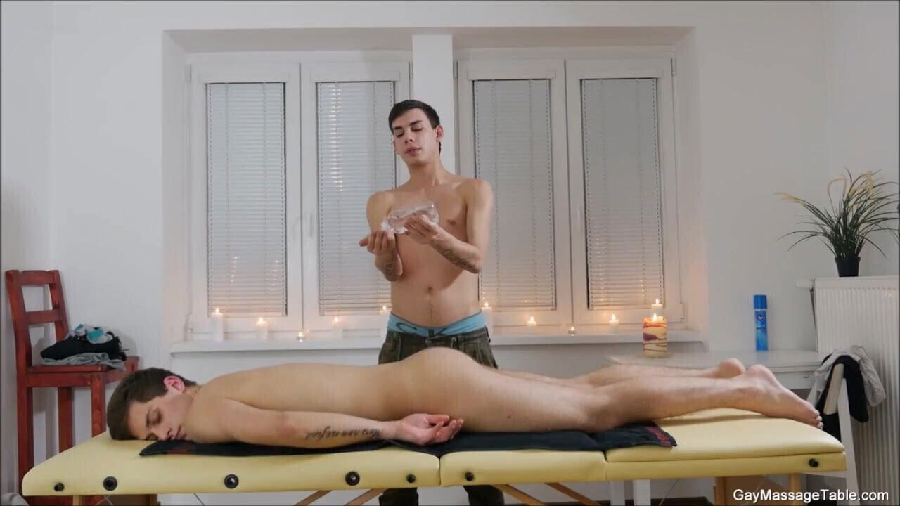 Couples Giving Each Other Delicious Head Style