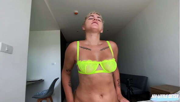 Which Betsy Would Choose Fuck Fill Mouth With Cum?