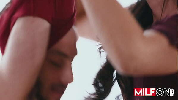 Horny brunette mature hottie riding huge dick fast- Reagan Foxx, Lucas Frost