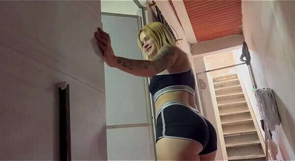 HERMANA CULONA TRAVIESA METE CUARTO HERMANASTRO MIENTRAS MASTURBA TRAGA LECHE, ESPA&Ntilde_OL, SUBTITULOS INGLES.