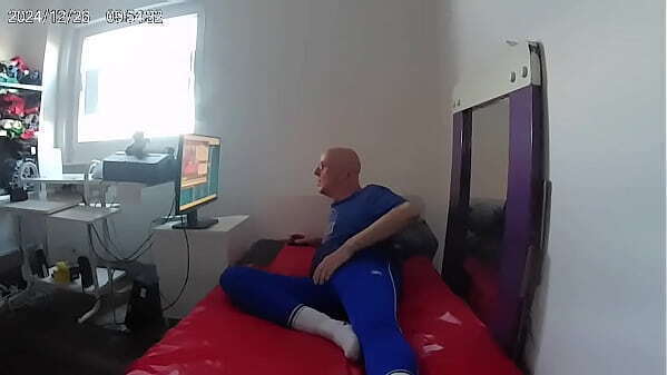 Blaue ADIDAS Ohne Unterhosen goileglatze