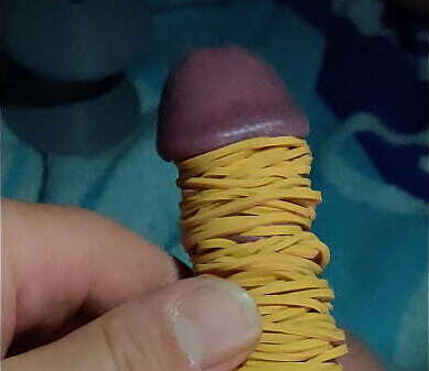 Ifoslave playing with rubber bands