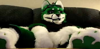 Kandi con consolador