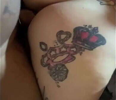 Tattooed pawg smiles with cumshot