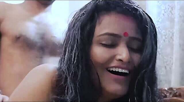 Sexy apne dono virgin bacho karna sikhati hai_xhBD6Qg