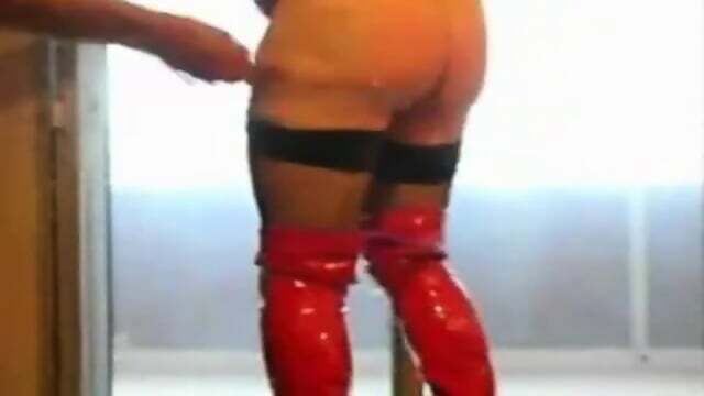 Crossdresser with Lady Blowjob Amateur Action