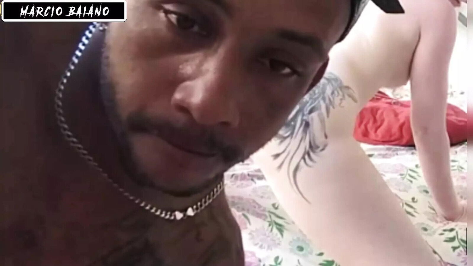 SWINGING DICK SUCKING PUSSY