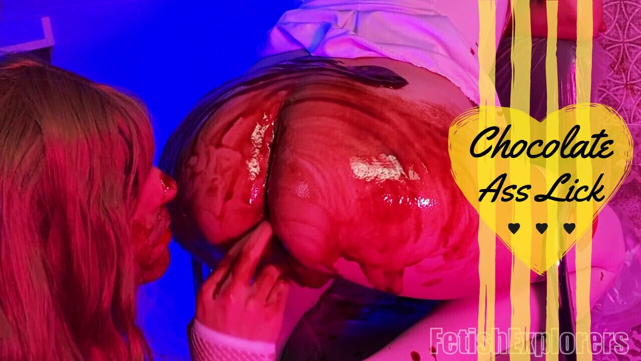 slut licks CHOCOLATE