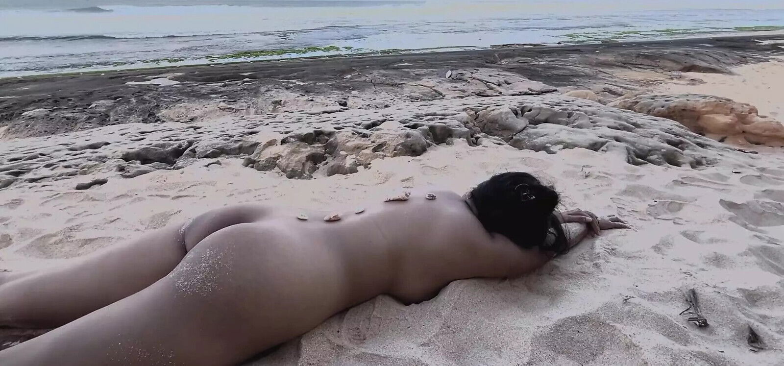 Tobrut Girl Fucks Beach
