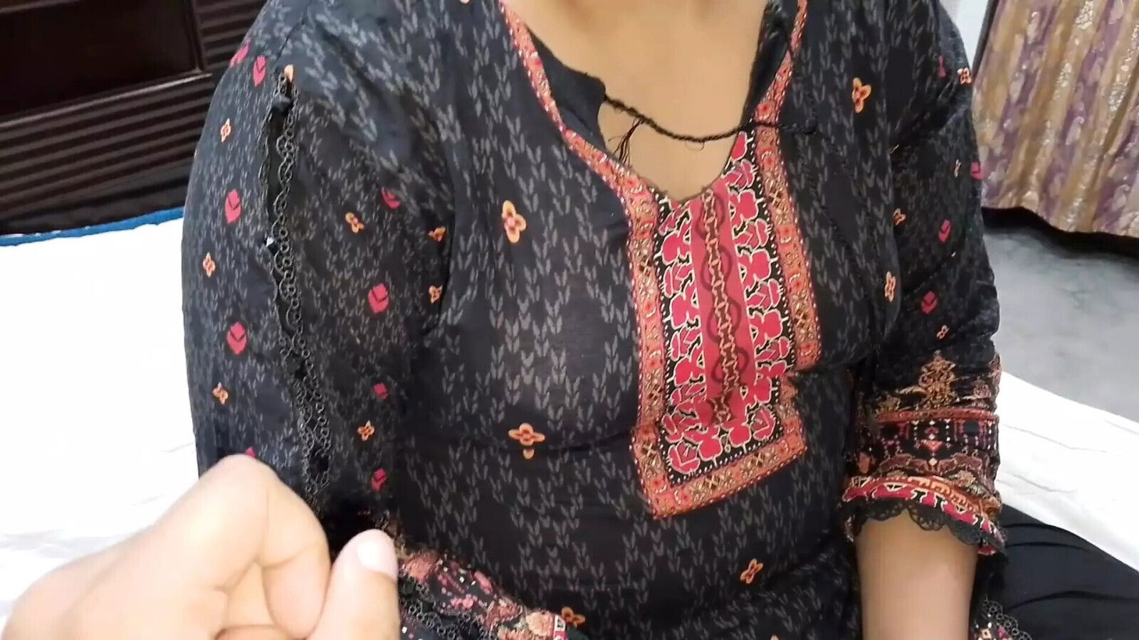 apni Sali bary sikhaya.