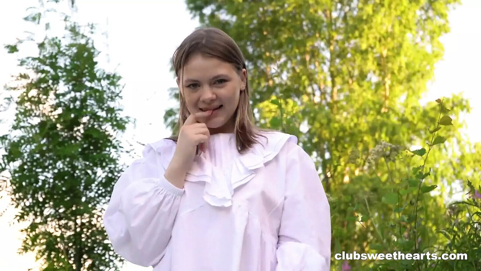 Teen Cutie Rubbing Blankie Clubsweethearts