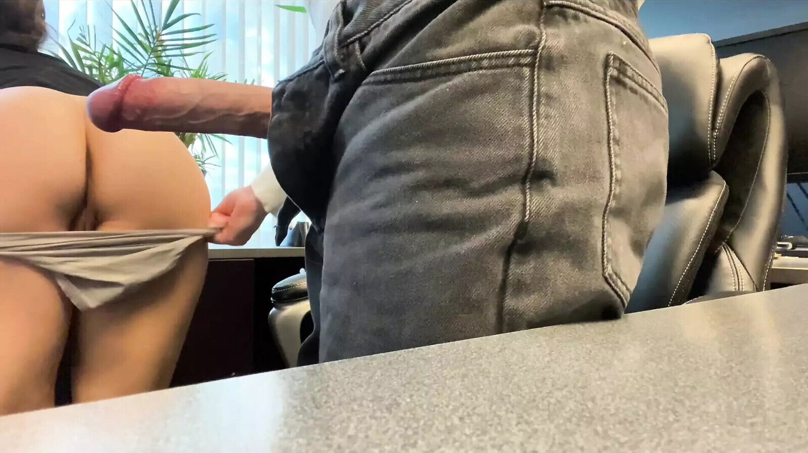 Secretary sucks boss