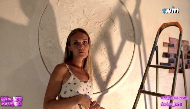 Gave the builder an advance with her pussy