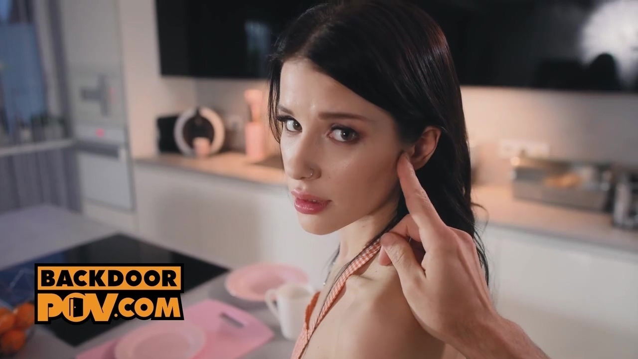 Raunchy Fuck Session With Brunette Hottie Sophie Weber