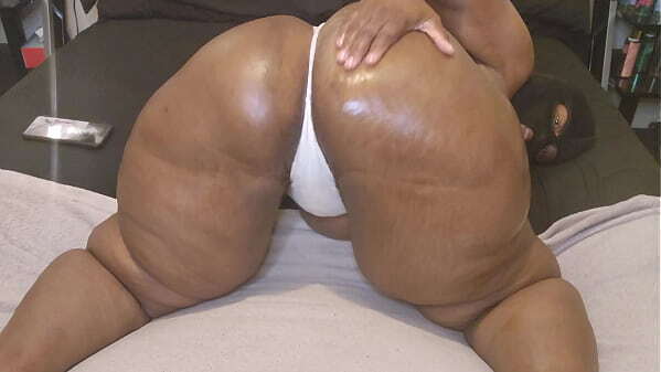 Deluxxxe spreading massive cheeks Lovers Only