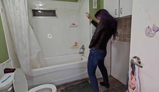 Nerdy Faery Standing Jeans Piss Handed Blooper