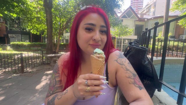 ARGENTINA Pelirroja Helado termina chupando Polla