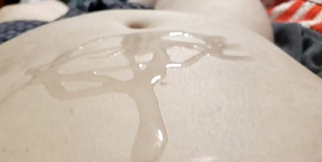 Chubby enby oils round belly plays around