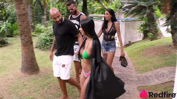 Duas ninfetas safadas fizeram festinha foder geral!