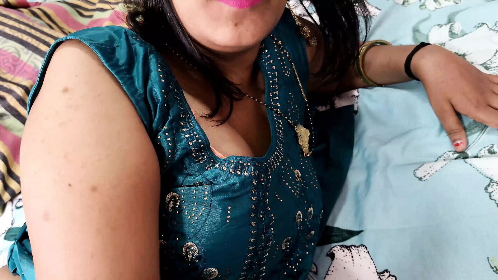 Nokar-Malkin Romance, Mallu Aunty Fucked Tenant while home alone, hindi