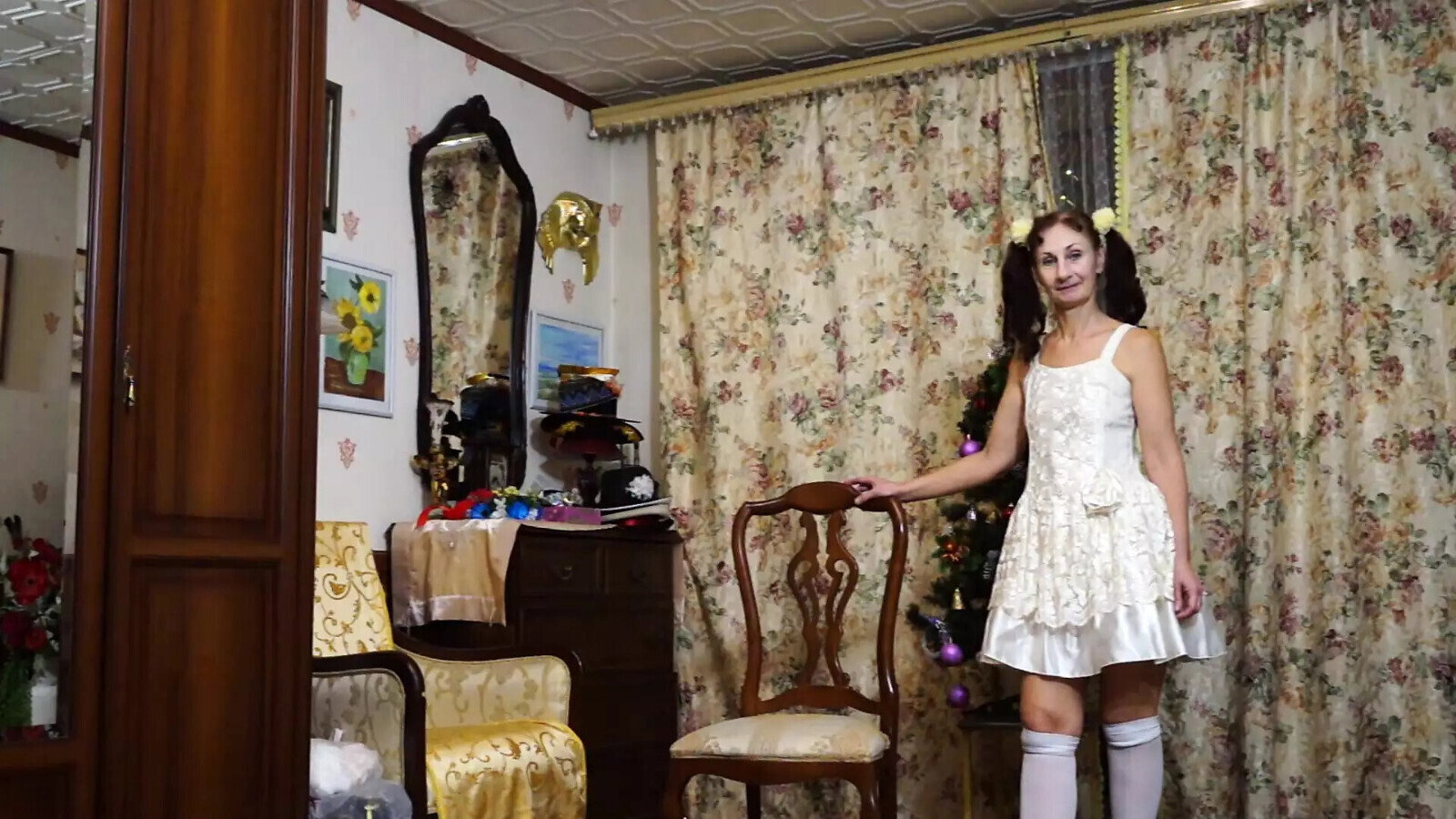 under Xmas tree episode