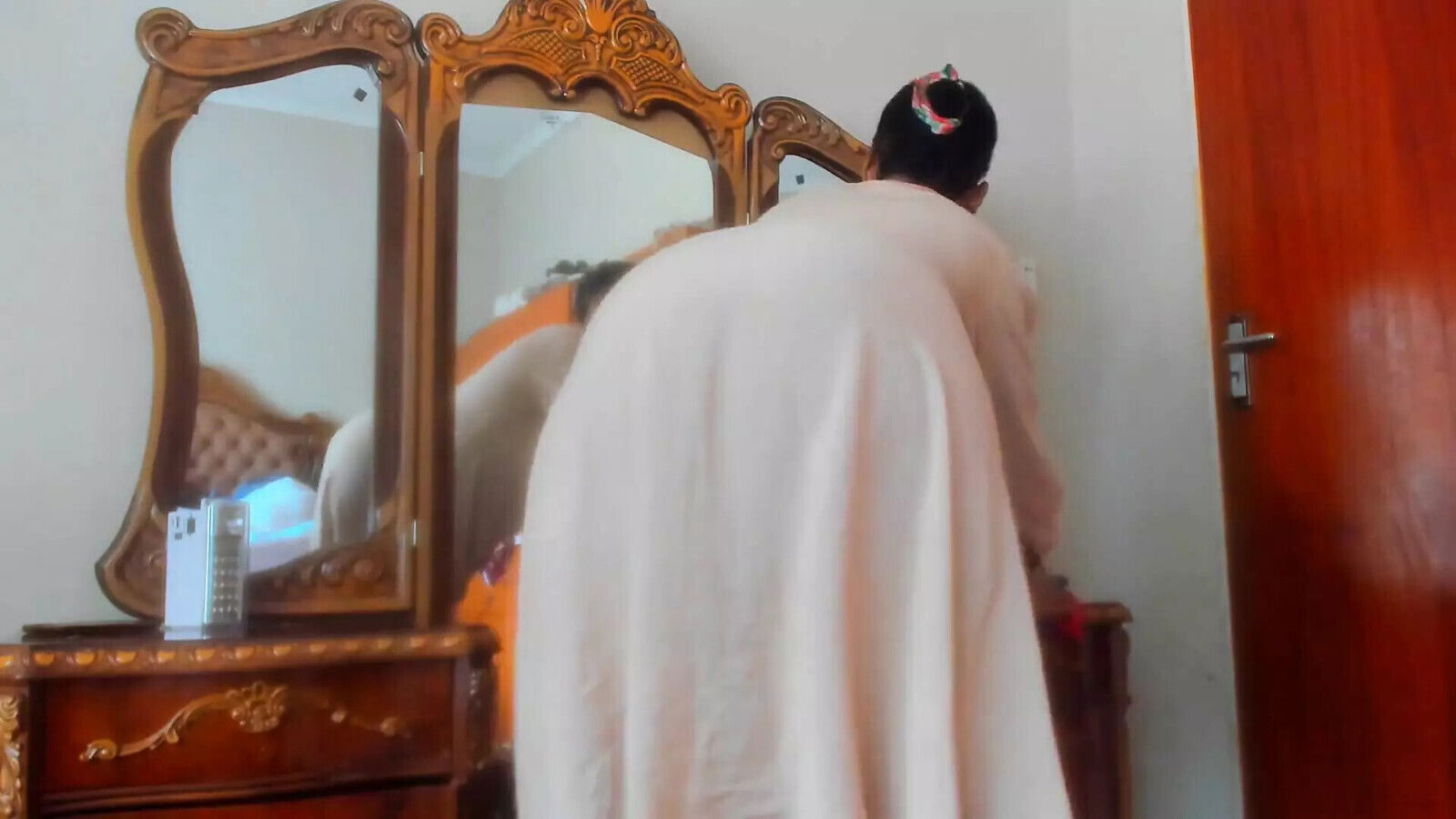 Ebony Jiggling While House Cleaning