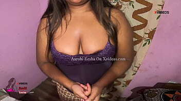 India Teen Showing Boobs brunette