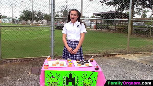 FamilyOrgasm Brother Stacks Little School Stepsister after Selling Cupcakes