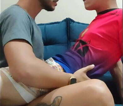 Comendo grindr favela Assista Completo