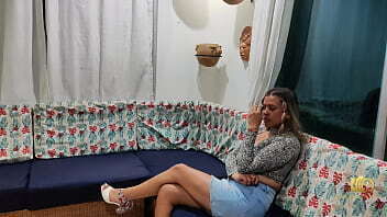 Mara como llega Thomas decide esperar mejor momento para follarselo Thomas