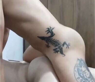 Comendo f&atilde_ escondido marido dele