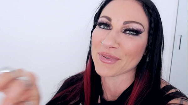 JENEVIEVE HEXXX Sexy Tattoed Hottie Huge Blowjob Swallow