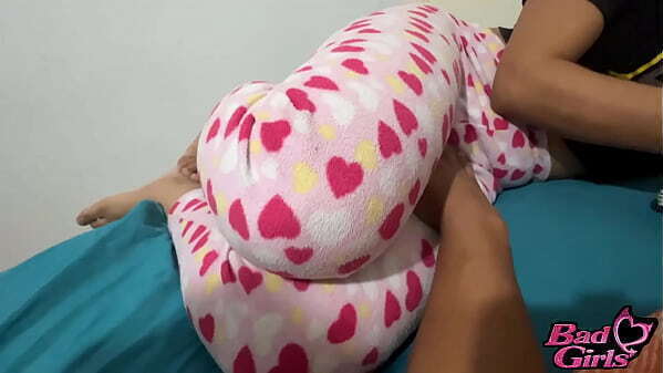 follo hijastra mientras esposa esta Abella penetrada corrida culo enorme