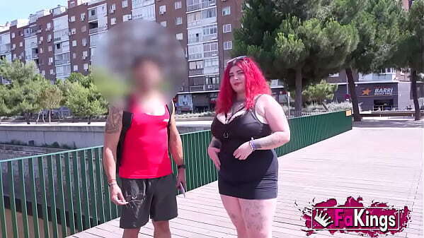 Sexy surveys Leia Saez: prize banging this