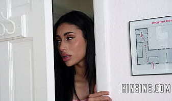 Stepmom'_s Busy, Stepdaughter'_s Pussy Free- Ariana Starr, Sandy Love