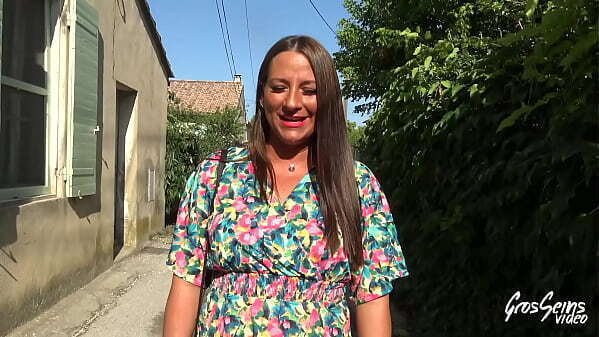 Mila, incroyable brunette adore nouvelles exp&eacute_riences