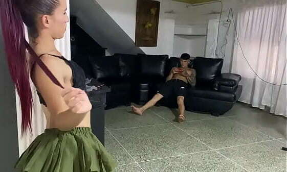 sobrin cachonda queda unos d&iacute_as casa calienta para meta gran verga culo apretado