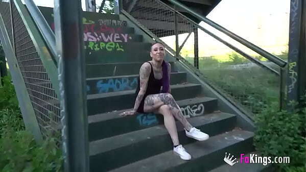 Barbara Morello LIMITS! porn debut comes with PUBLIC blowjob