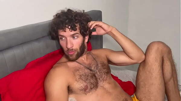 Macho levando pirocada neg&atilde_o dotado brasileiro