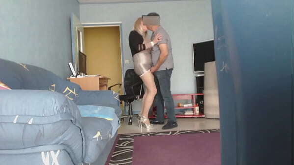 bimbo fait galocher vieux bledard