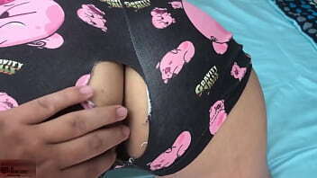 Una follada muy caliente con mi hermanastro en la habitaci&oacute_n