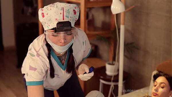 Cielitobebe dentista aprovecha paciente junto colega doctor (TRAILER)