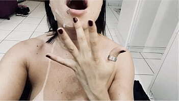 Chamei safado para apartamento fodemos gostoso, arrombou cuzinho encheu minha cara porra.