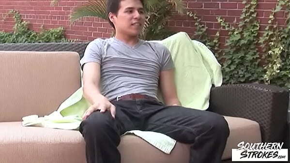 SOUTHERNSTROKES Latino Stud Leon Masturbates Dick Solo