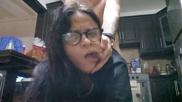 Cojiendo duro jovencita caliente!! Acabo lentes!! Disfruta cada metida doy!! Video completo!!