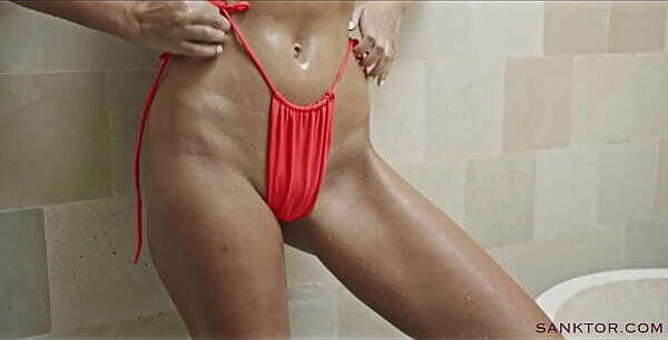 SANKTOR PLAYMATE WITH NATURAL MASTURBATING