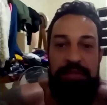 CARA HETERO EXIBINDO