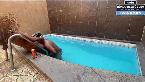 prendeu escada enfiou camisinha muito gostoso!