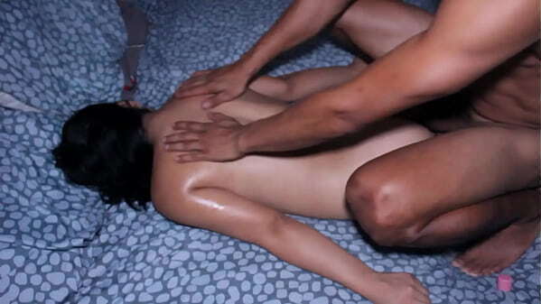 HERMANASTRA LLEVO ALGO SIMPLE MASAJE